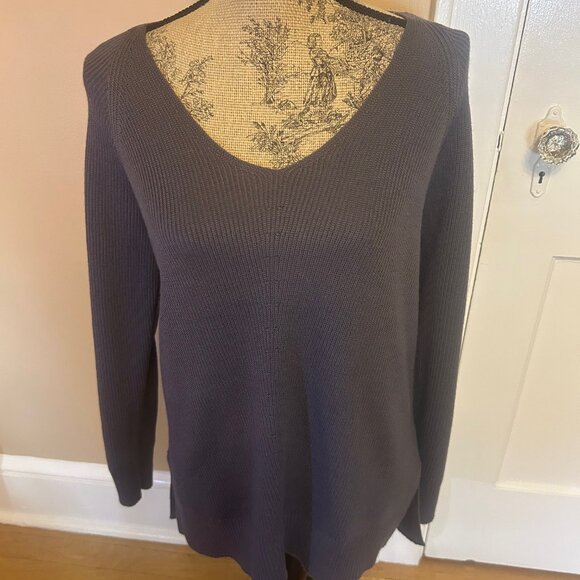 Athleta Hanover Refined soft and cozy V-Neck Sweater purple S - Picture 4 of 10